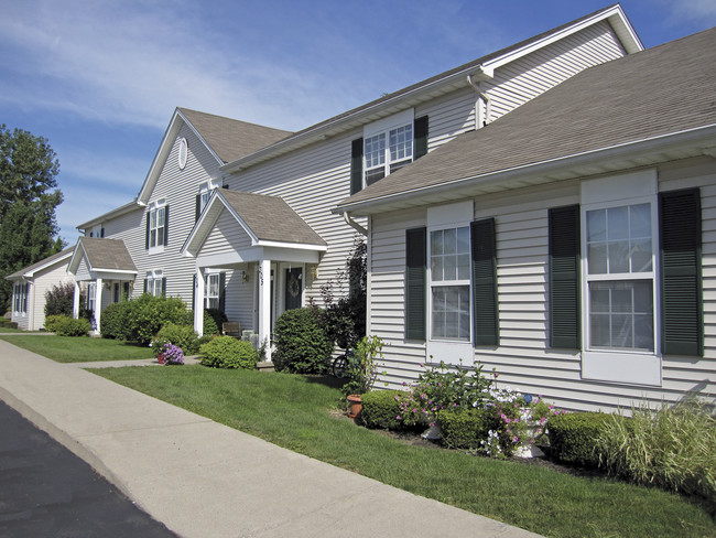 Foto del edificio - Stone Hedge Village Townhouses