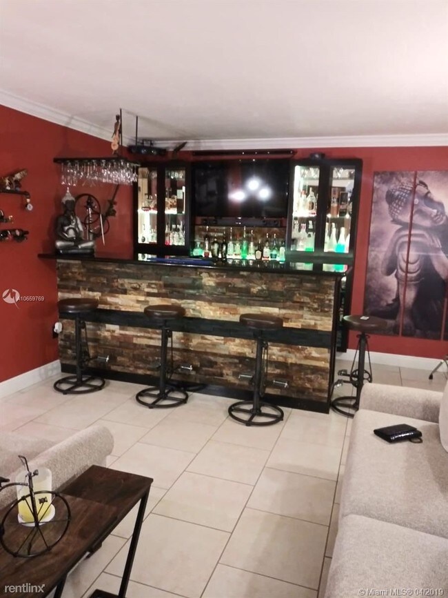 Foto del edificio - 2 br, 1 bath  - 4250 SW 67th Ave Apt 25A