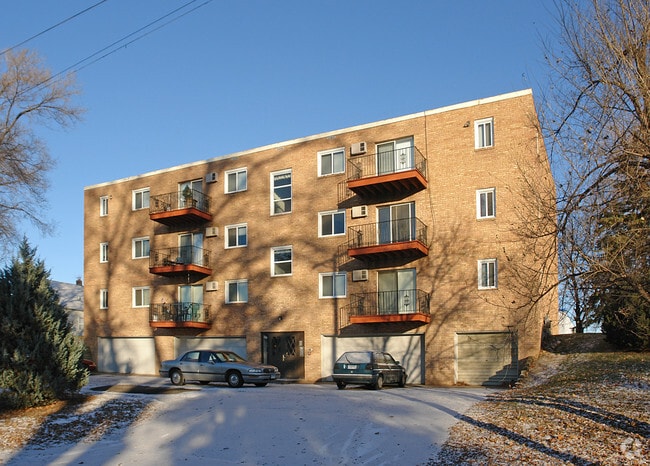 Building Photo - 647 37th Ave NE