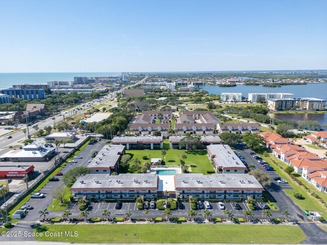 Building Photo - Riverview Manor 306