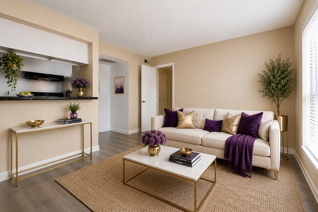 Building Photo - Venetian Apartamentos Houston