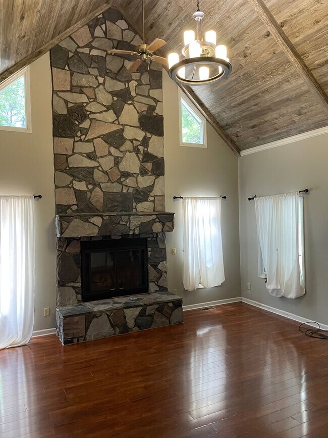 Building Photo - 3 bedroom Bathroom House in River Run Planation