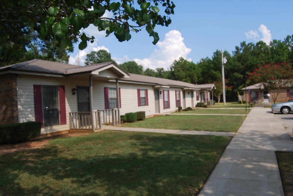 Primary Photo - Fieldcrest Apartments