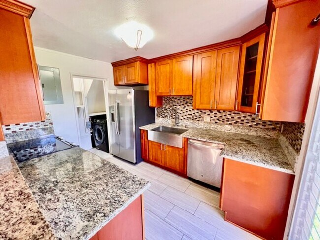 Building Photo - Waiau Gardens Kai D -3 Beds/ 1.5 baths/ 1 ...