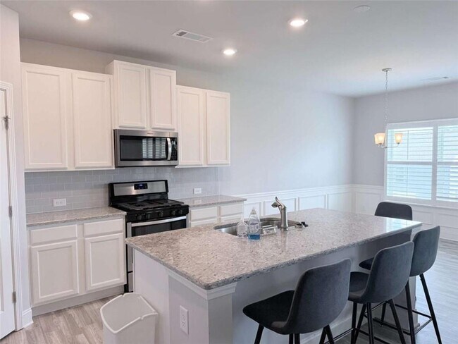Foto del edificio - 4411 Rockrose Green Way