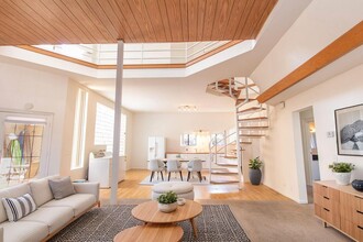 Building Photo - 2171 Sunset Cliffs Blvd