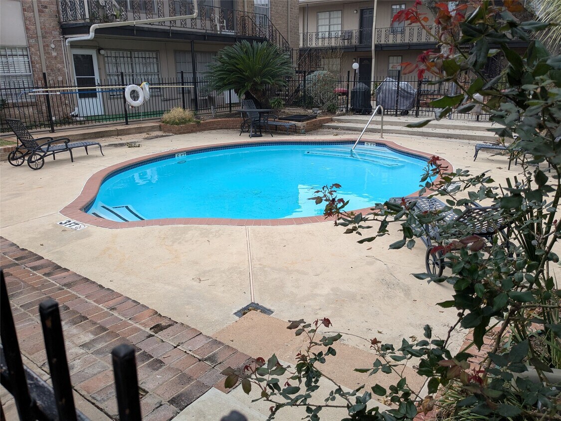 Foto del edificio - 5550 N Braeswood Blvd