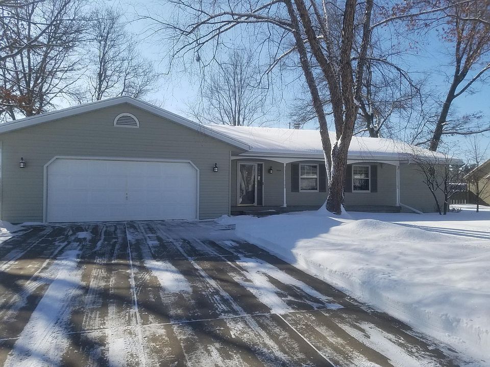 Primary Photo - Recently updated 3 bedroom home