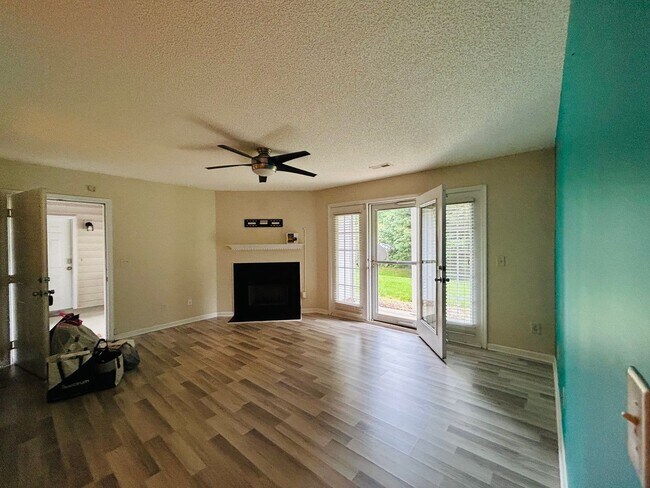 Foto del edificio - Beautiful Maintenance free 2 bedroom 2 bat...