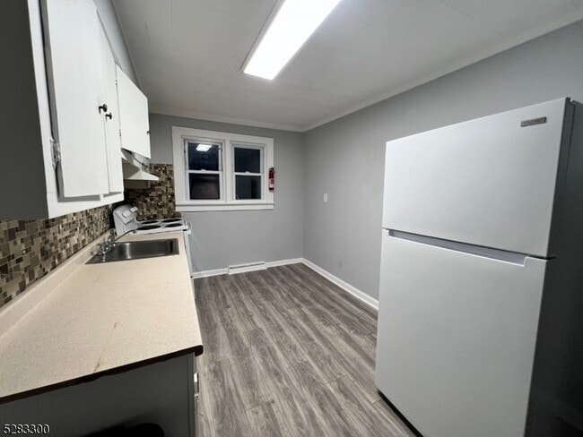 Building Photo - 13 US-206