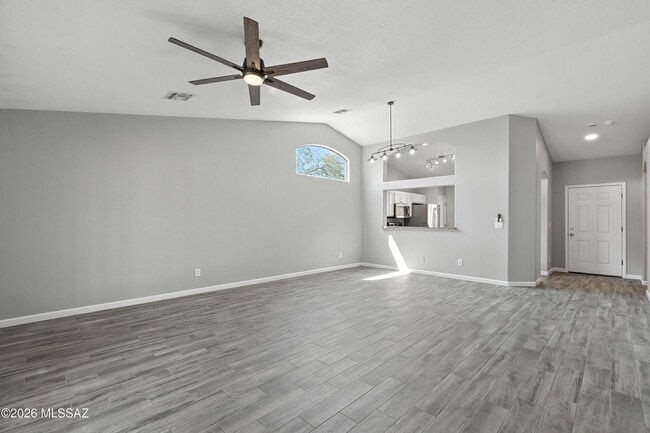 Building Photo - 8515 Placita De Lorena