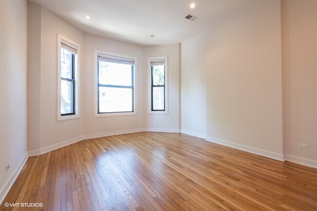 Foto del edificio - 611 W Oakdale Ave