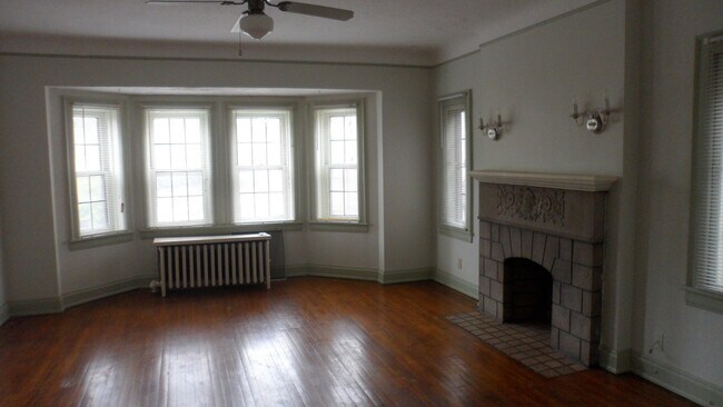 Foto del edificio - 1055 Cove Ave