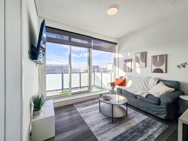 Photo du bâtiment - 1.0 bedroom in Calgary Alberta T2N 1T7