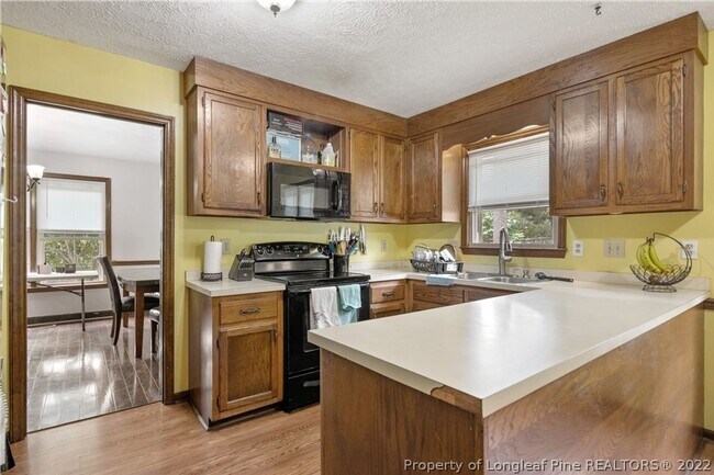 Foto del edificio - 5800 Horton Pl