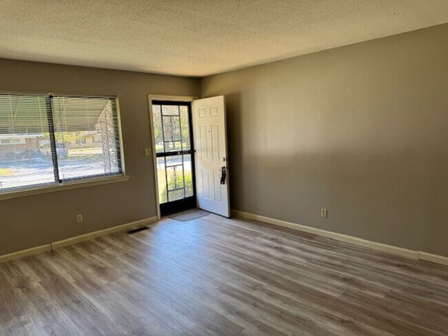 Foto del edificio - 218DU