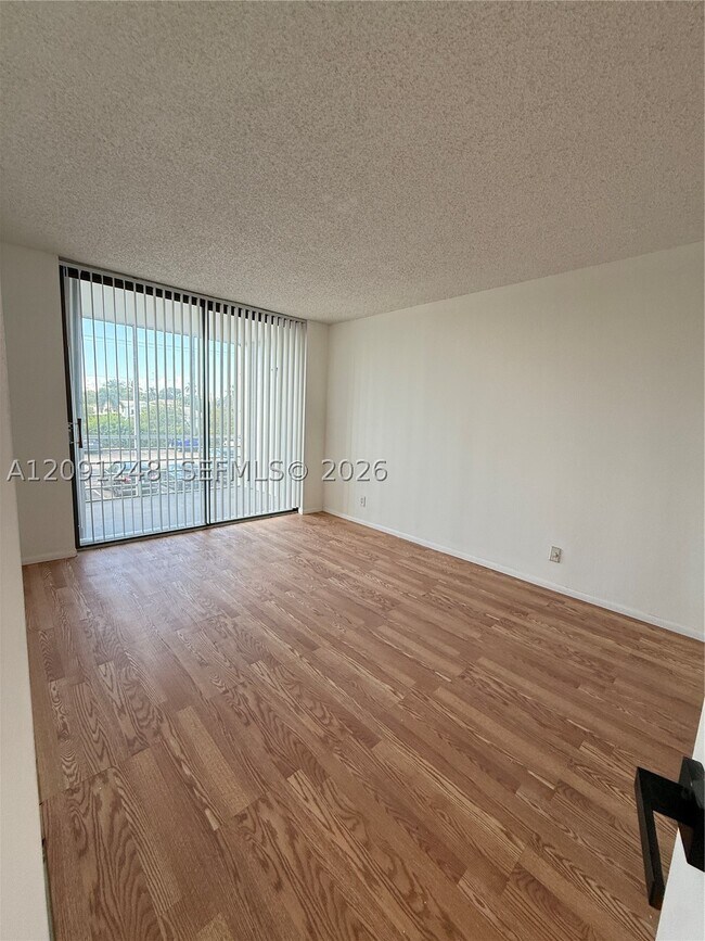 Foto del edificio - 2761 Taft St