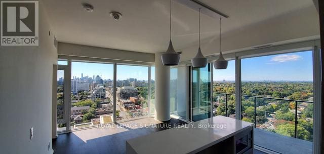 Building Photo - 5 Soudan Ave