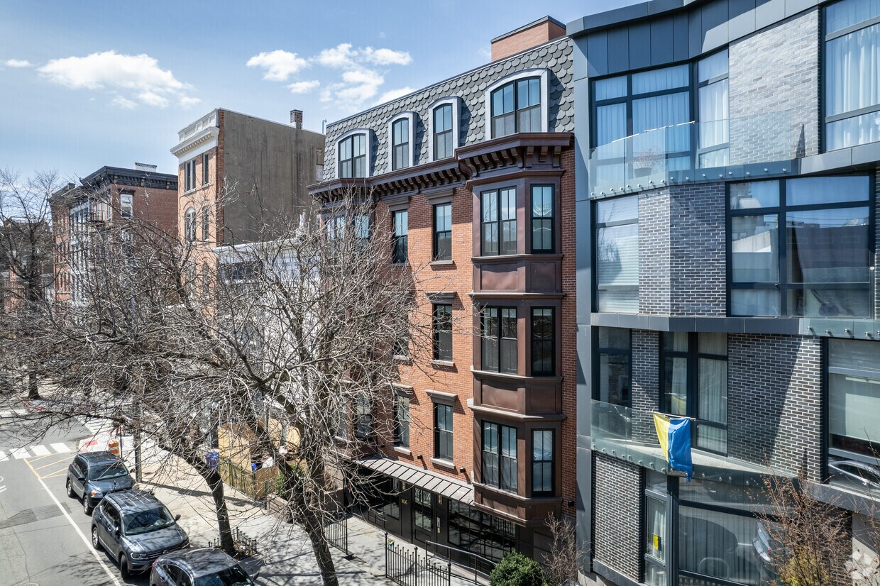 Primary Photo - 306-308 Park Ave