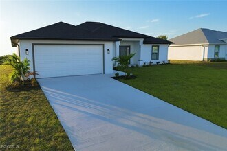 Building Photo - 112 NW 23rd Ave