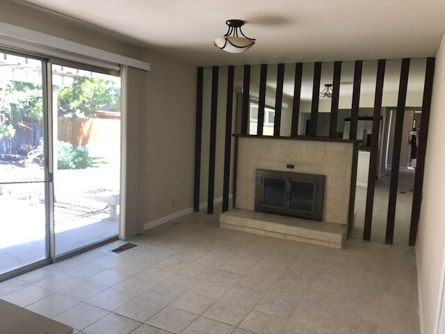Foto del edificio - 870 Briargreen Ct