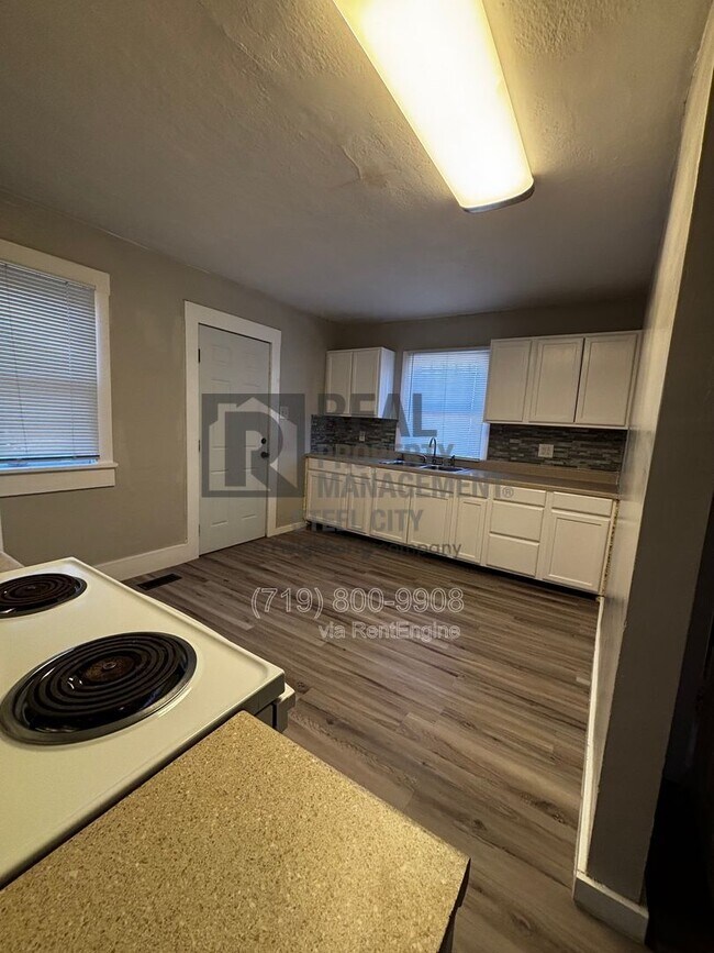 Building Photo - 1728 Carteret Ave