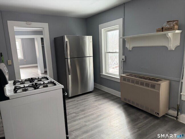 Foto del edificio - 139 N Main St