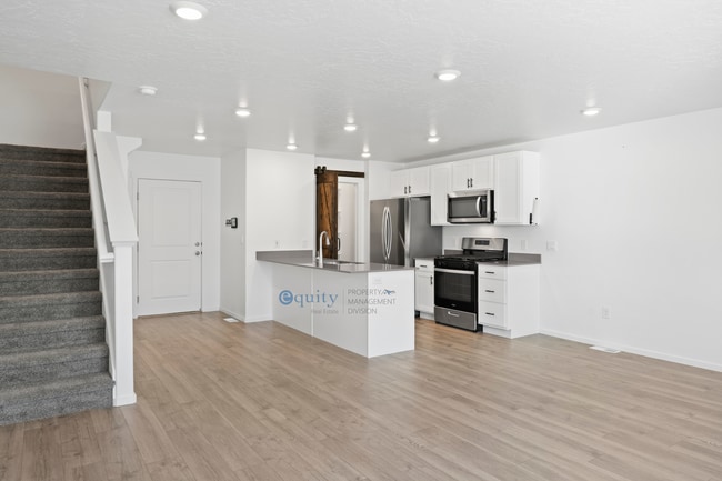 Building Photo - 8710 W Cordero Dr