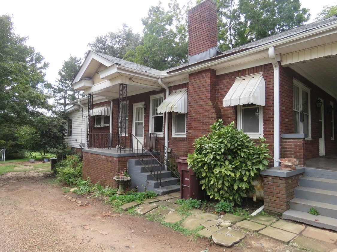 26 E Main St, Taylors, SC 29687 House Rental in Taylors, SC