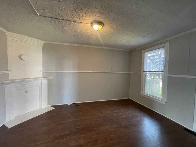 Building Photo - Historic Rivermont Area Duplex