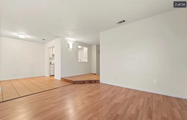 Building Photo - 1071 May Ln