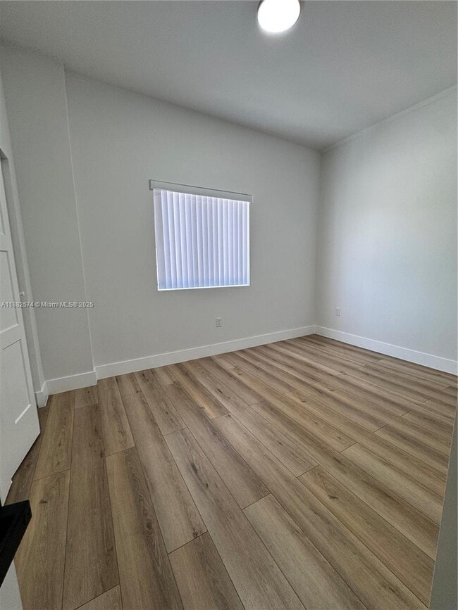 Foto del edificio - 1534 NW 1st St