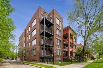 Building Photo - 5219 S Michigan Ave