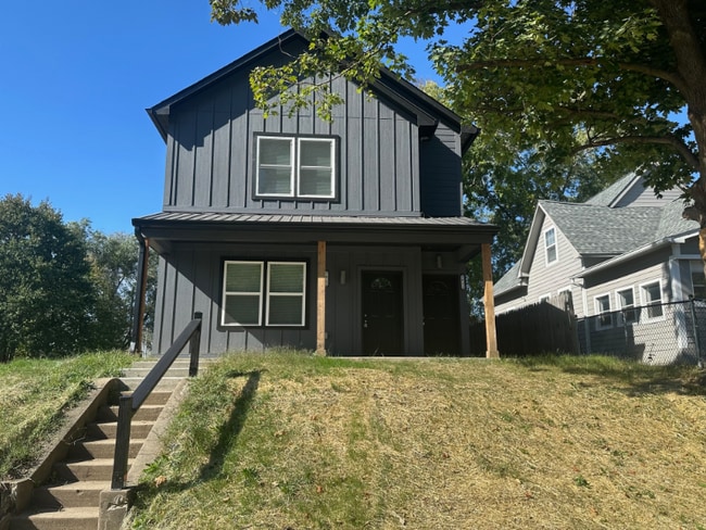 Building Photo - 2612 Boulevard Pl