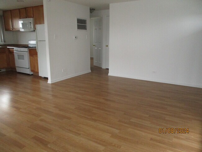 Building Photo - 8813 S Komensky Ave