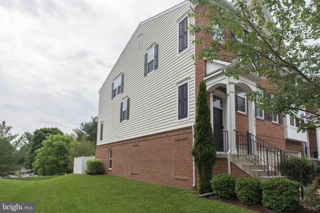 Building Photo - 15711 Quince Trace Terrace