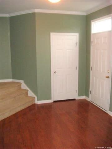 Building Photo - Great Home Community Pools Like A Resort