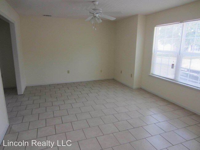 Building Photo - 2209 Chattooga Dr