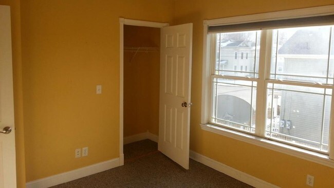 Building Photo - 422 Marcellus Street