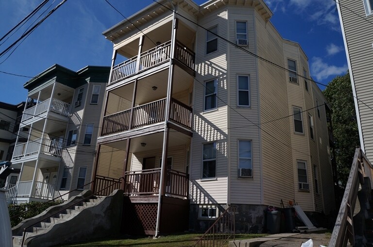 Primary Photo - 17 Crowell St