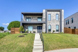 Building Photo - 9774 Sunset Dr