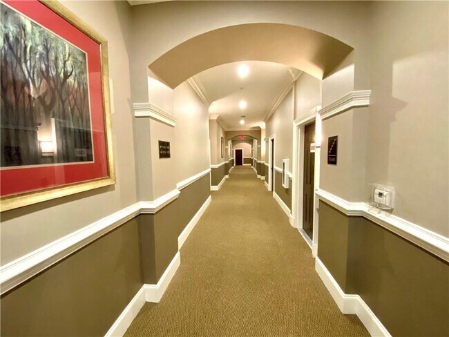 Building Photo - 3635 E Paces Cir