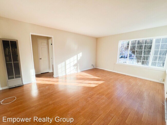 Foto del edificio - 3 br, 2 bath House - 2348 Greenwood Dr,