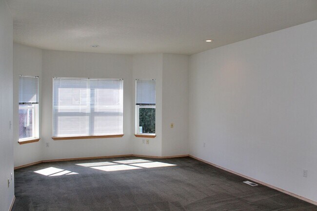 Foto del edificio - 3413 SW Moss St