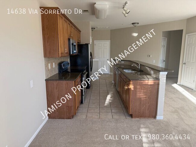 Foto del edificio - 14638 Via Sorrento Dr