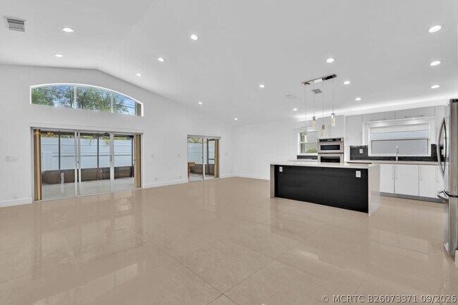 Building Photo - 3307 SW 49th St