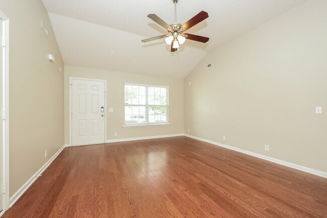 Foto del edificio - 1017 Cheryl Ln