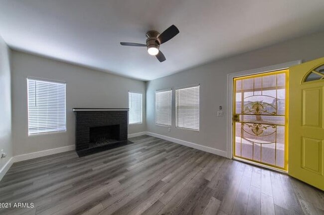 Building Photo - 908 E Pasadena Ave