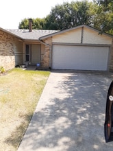 Building Photo - 7109 Misty Meadow Dr S