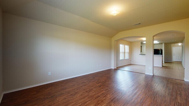 Building Photo - 680 Lincoln Ave